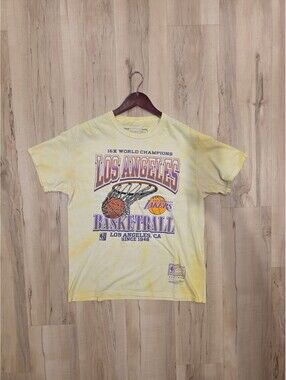 Vintage Y2K Mitchell & Ness Los Angeles Lakers Hardwood Classic Basketball Tee M